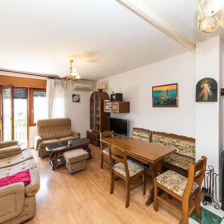 3 Bedroom Amazing In Apartment