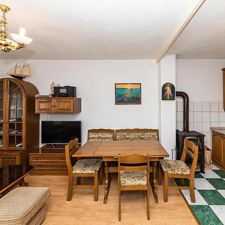 3 Bedroom Amazing In Apartment Trogir