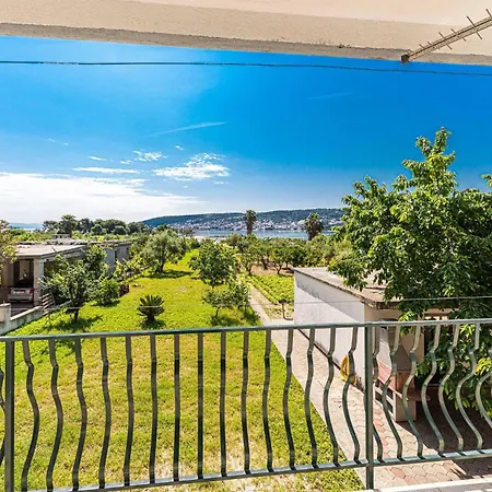 3 Bedroom Amazing In Apartment *